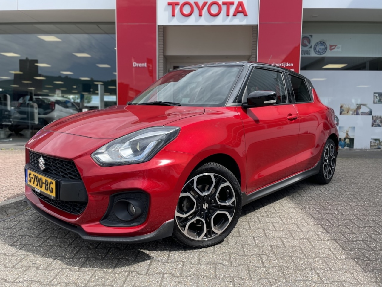 Suzuki Swift - 1.4 Sport Smart Hybrid | Navi | Sensoren Achter | Stoelverwarmin - AutoWereld.nl