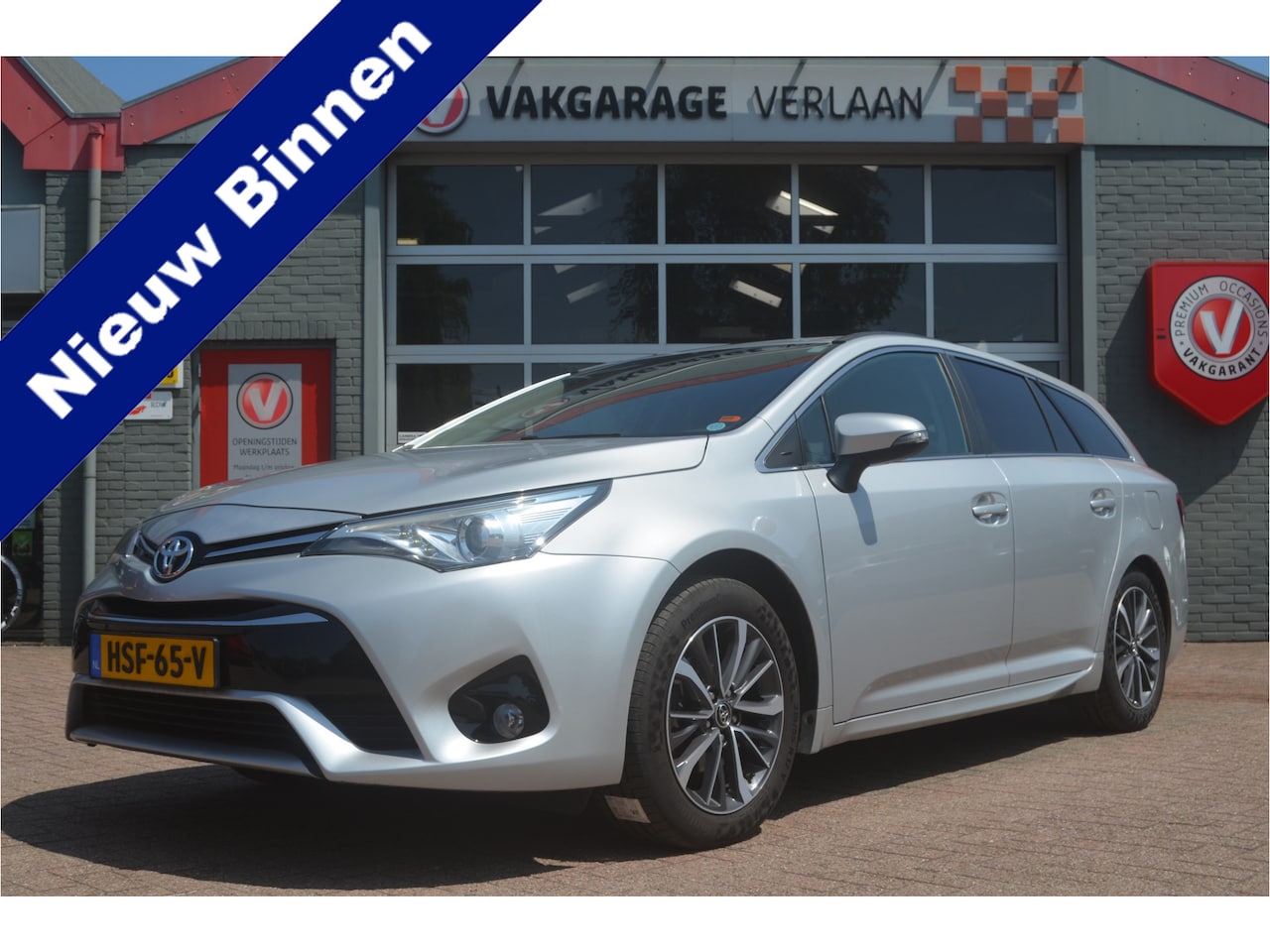 Toyota Avensis Touring Sports - automaat 12 mnd.gar. 1.8 VVT-i Business Plus - AutoWereld.nl
