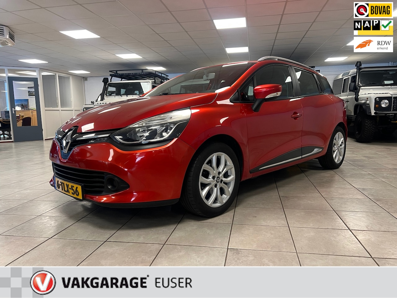 Renault Clio Estate - 0.9 TCe Expression Navigatie, Cruise control, Trekhaak. Prijs is rijklaar incl. 6 maanden - AutoWereld.nl