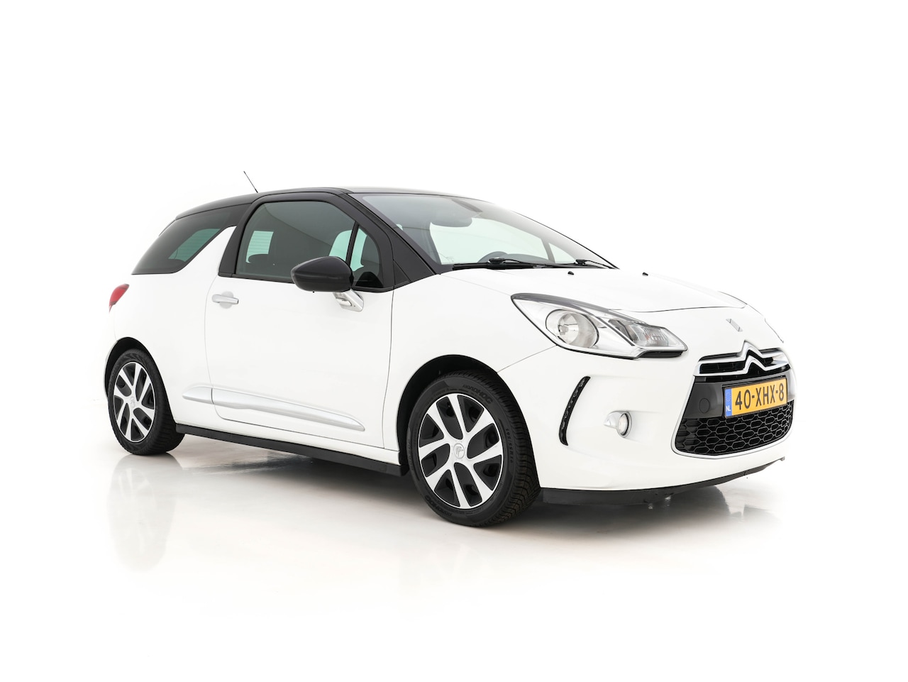 Citroën DS3 - 1.6 e-HDi So Chic Pack |Comfort *NAVI-FULLMAP | AIRCO | PDC | CRUISE | RADIO-CD | SPORT-SE - AutoWereld.nl