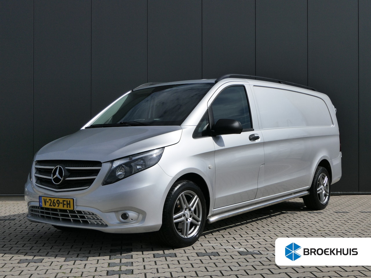 Mercedes-Benz Vito - 114 CDI Extra Lang | Betimmering | Trekhaak | Camera | Cruise Control | Bluetooth - AutoWereld.nl