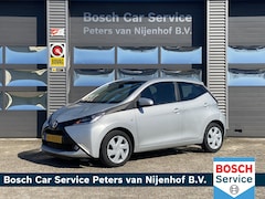 Toyota Aygo - 1.0 VVT-i x-play AIRCO NAVIGATIE CRUISE BLUETOOTH LED CAMERA 57DKM