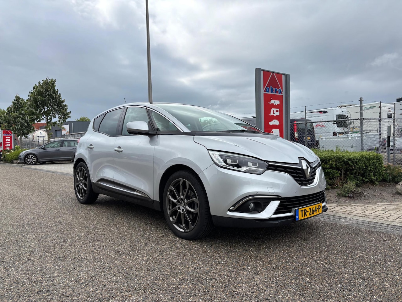 Renault Scénic - 1.3 TCe Bose | Apple carplay | Pano | Navi | Camera | Afneembare trekhaak | Cruise control - AutoWereld.nl