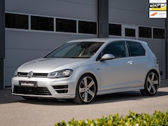 Volkswagen Golf - 2.0 TSI R 4Motion I NAP I NL Auto I 2de eigenaar I PDC I Cruise Control I