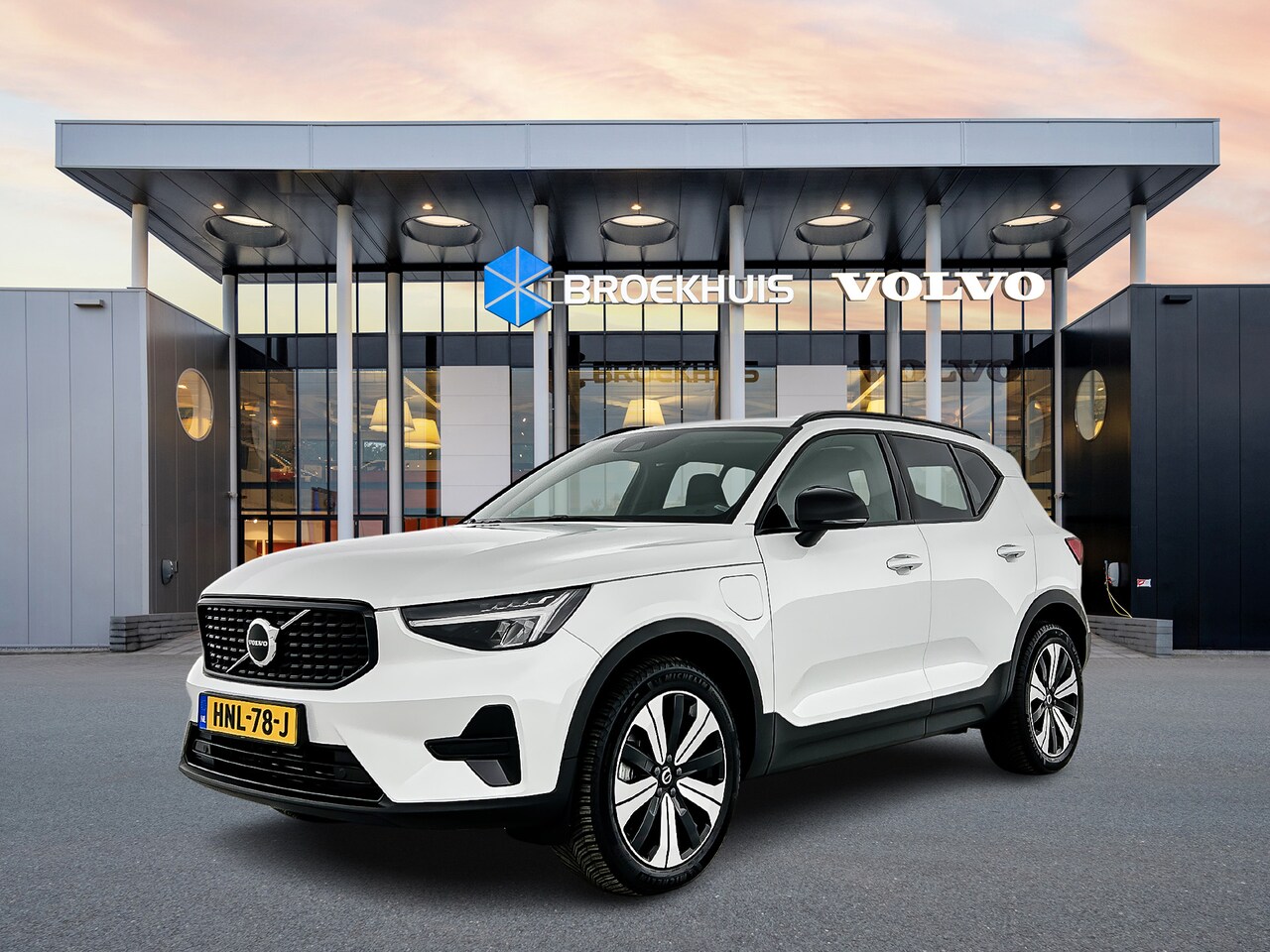 Volvo XC40 - T5 Recharge Plus Dark | 19" | Leder | Harman Kardon | Elektr. verst. stoelen | Adaptieve c - AutoWereld.nl