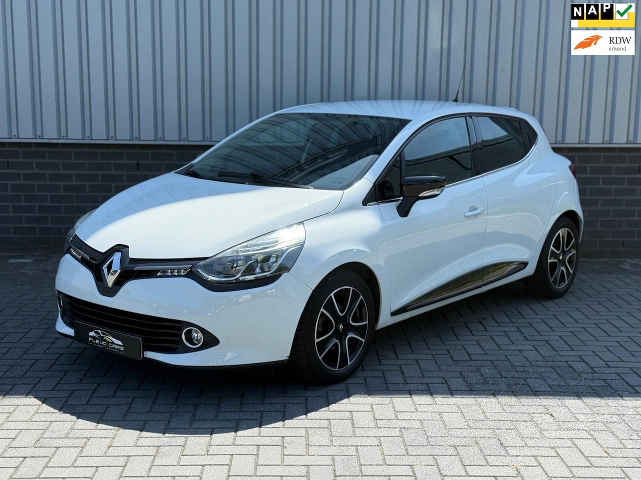 Renault Clio - 0.9 TCe ECO Night&Day |Airco|Navi|CruiseCtrl|Keyless|PDC| - AutoWereld.nl