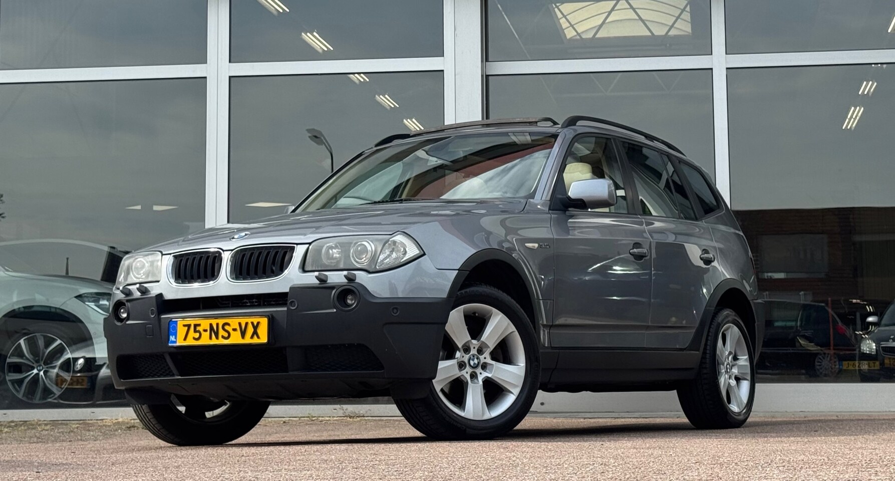 BMW X3 - 3.0i Executive Cruise Control Elek. Pano Dak 4e eigenaar Goed Onderhoud - AutoWereld.nl