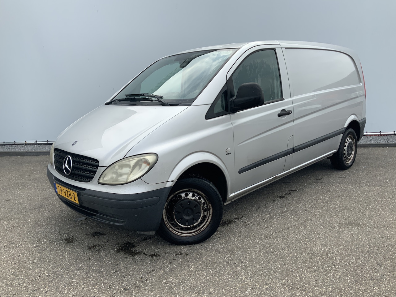 Mercedes-Benz Vito - 111 CDI 320 Lang Verstuiver lek Airco Cruise 3 Zits Trekhaak 1500 kg Euro 4 Export - AutoWereld.nl