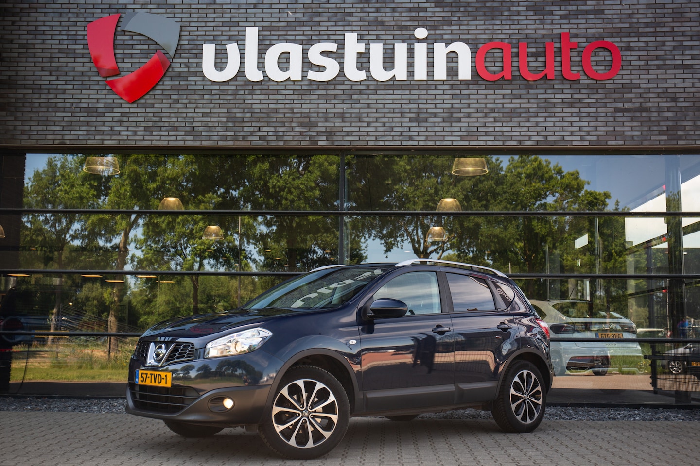 Nissan Qashqai - 1.6 Connect Edition 1.6 Connect Edition , Pano dak, Trekhaak, Achteruitrijcamera, - AutoWereld.nl