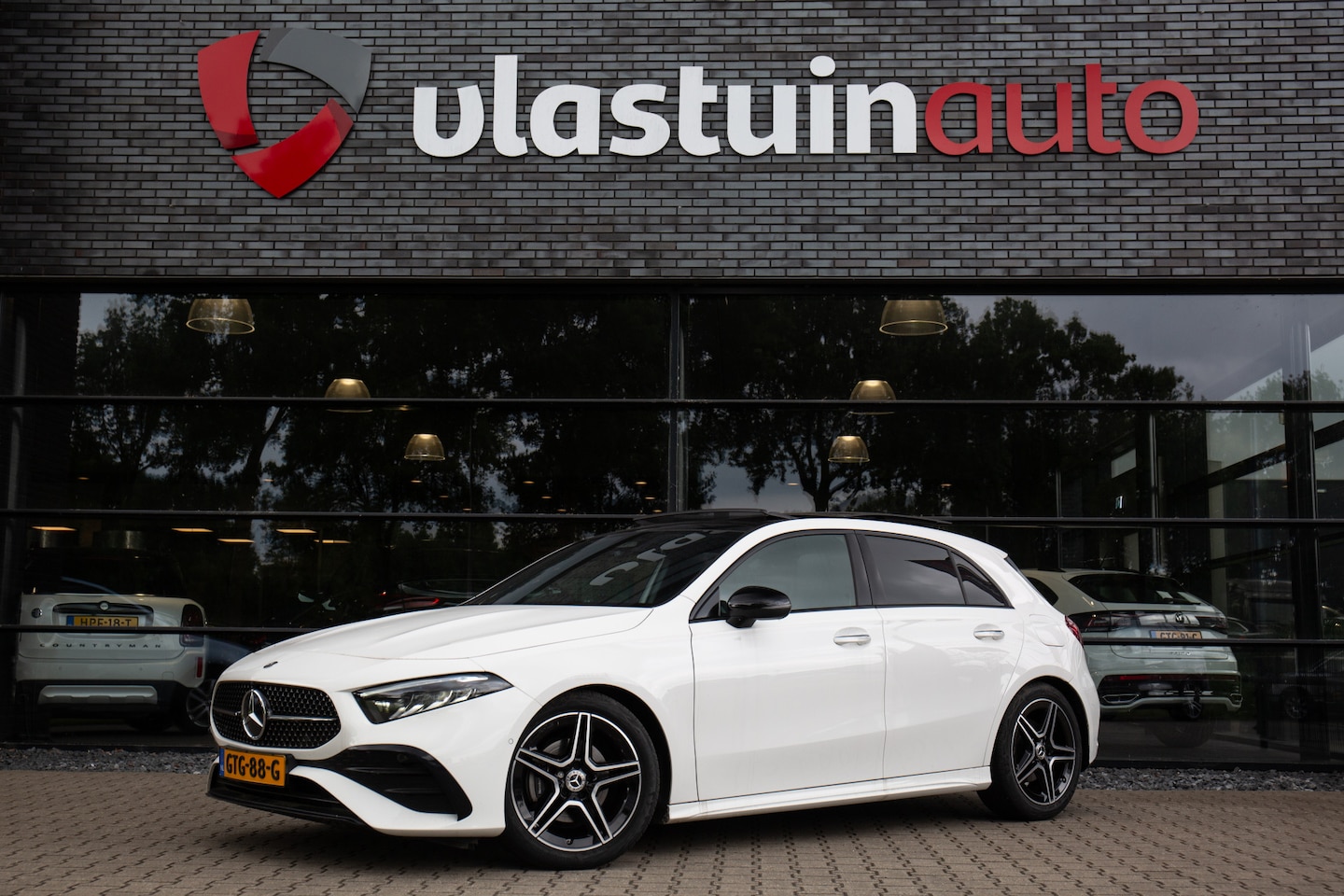 Mercedes-Benz A-klasse - 200 AMG Line 200 AMG Line , Pano dak, Sfeerverlichting, Nightpakket, - AutoWereld.nl