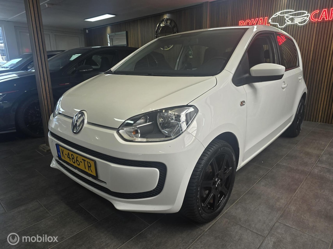 Volkswagen Up! - 1.0 high up! BlueMotion/ Navigatie /Lm velgen - AutoWereld.nl