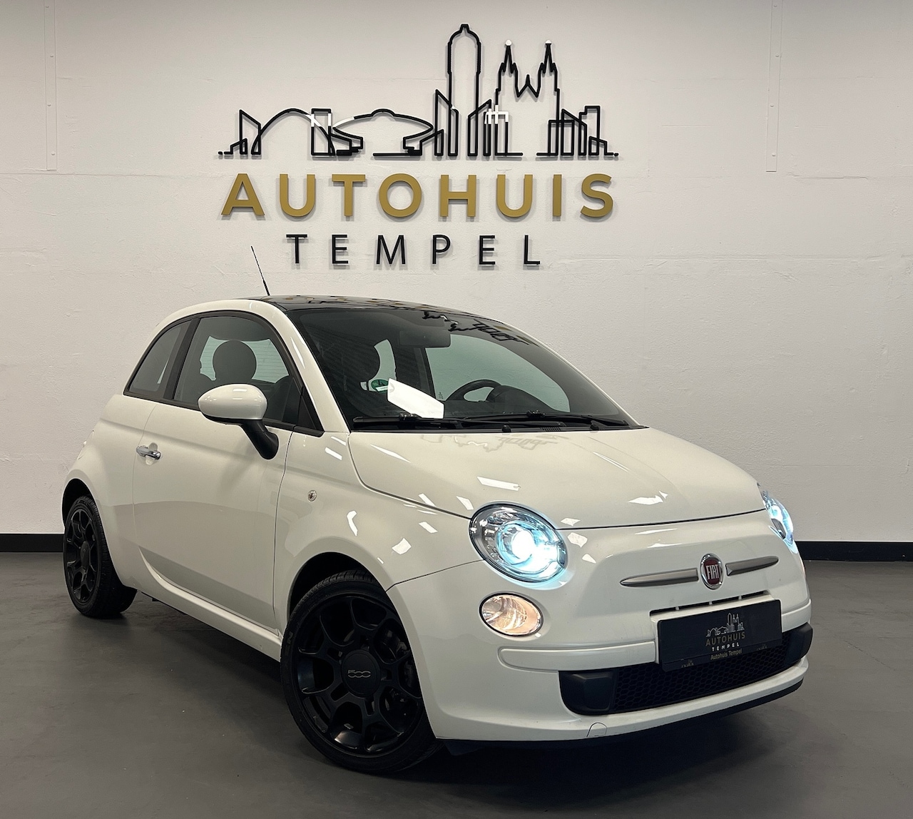 Fiat 500 - 0.9 TwinAir Lounge Airco Xenon Isofix Leder/Stof 16Inch Elekramen Nwe Apk - AutoWereld.nl