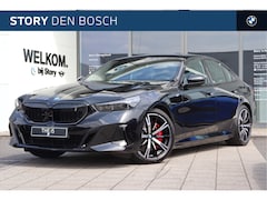 BMW i5 - eDrive40 M Sport / Achteruitrijcamera / Adaptieve LED / M Sportonderstel / Parking Assista