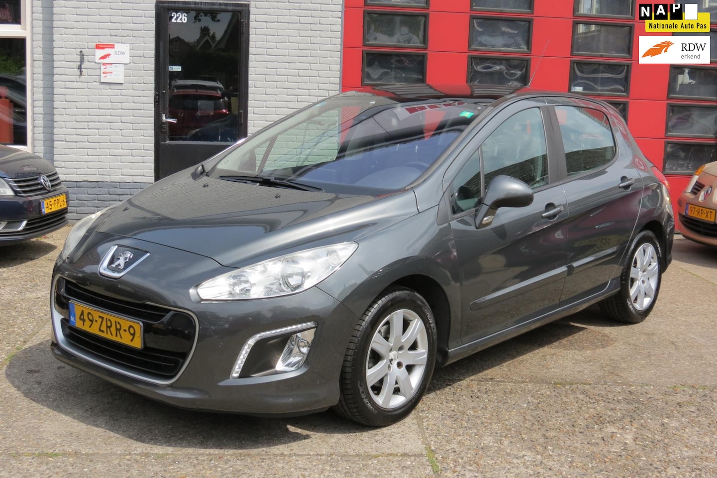Peugeot 308 - 1.6 VTi Active 1.6 VTi Active , 5 DEURS, AIRCO, NAVIGATIE .LED - AutoWereld.nl