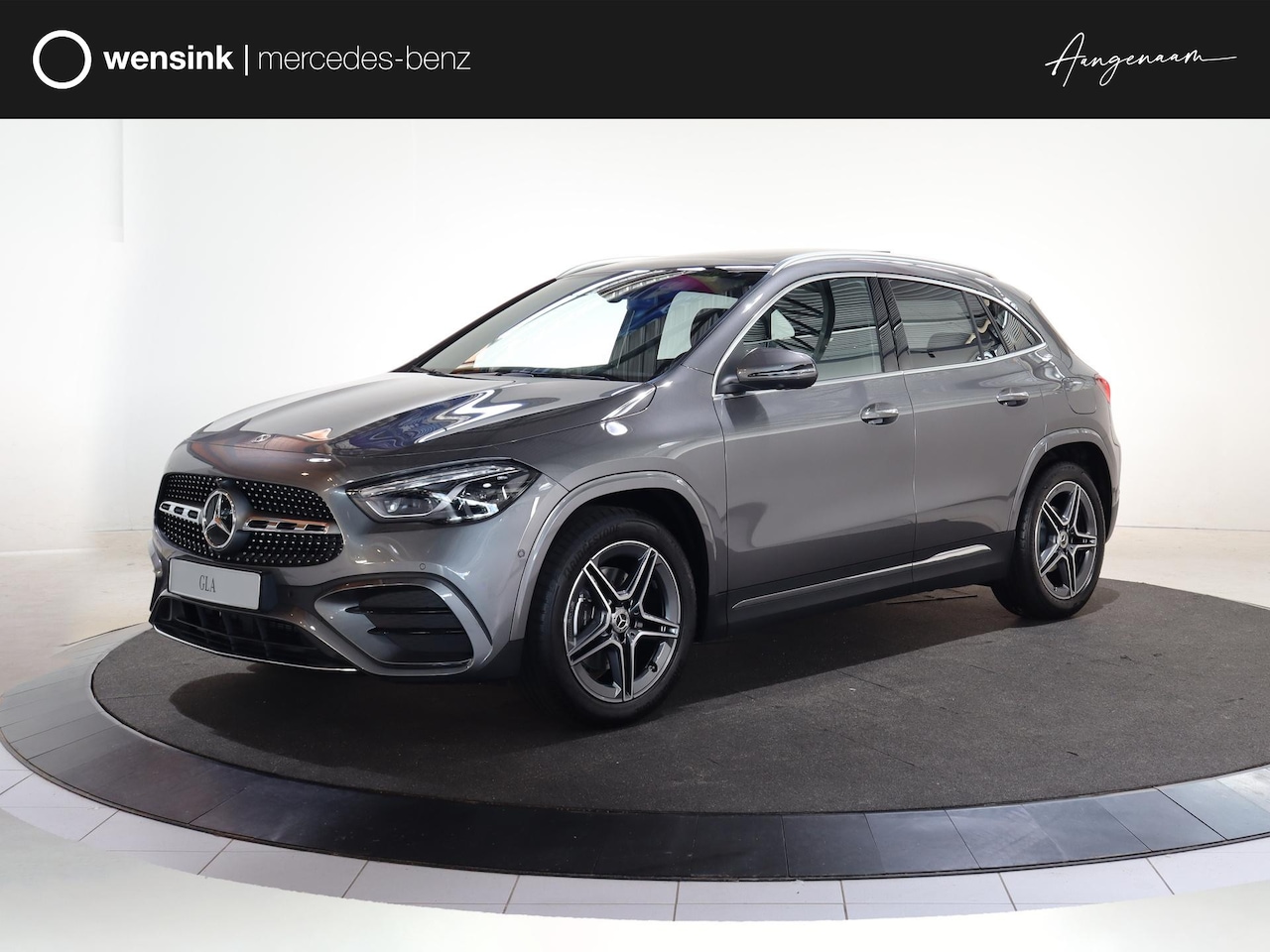 Mercedes-Benz GLA-Klasse - 180 Business Solution AMG | Panoramaschuifdak | Premium Plus | head-up display | Trekhaak - AutoWereld.nl