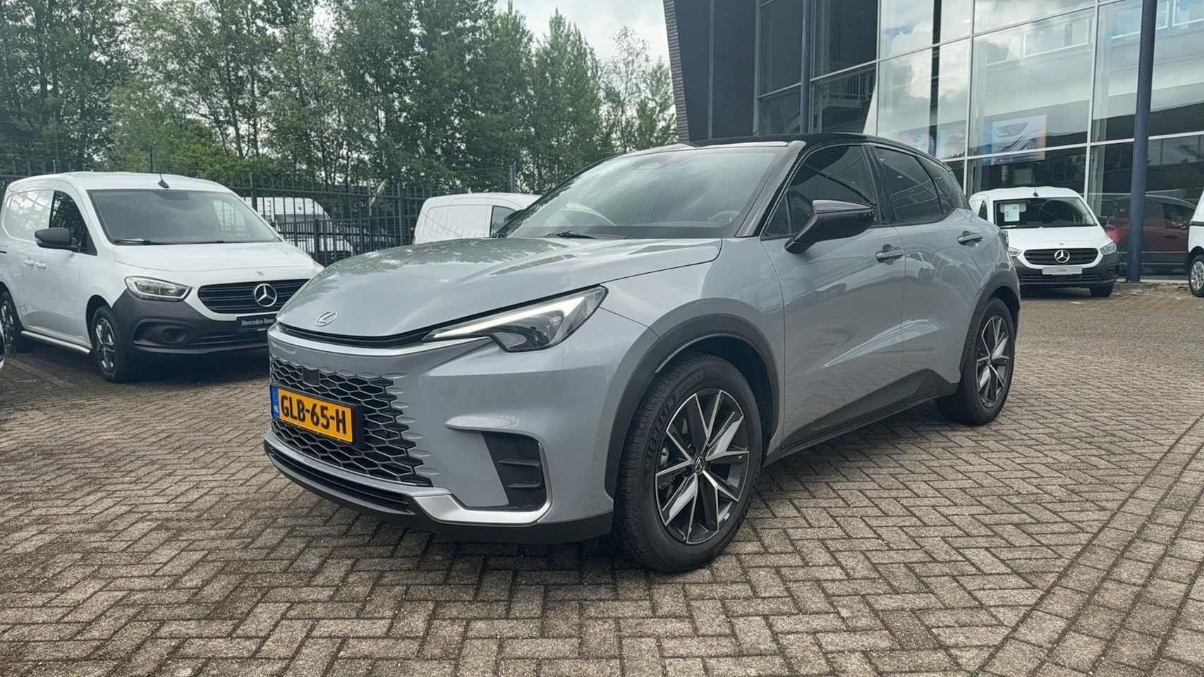 Lexus LBX - Cool 2WD Automaat | Parkeer Camera | Adaptieve Cruise Control | Stuur+Stoel Verwarming | E - AutoWereld.nl