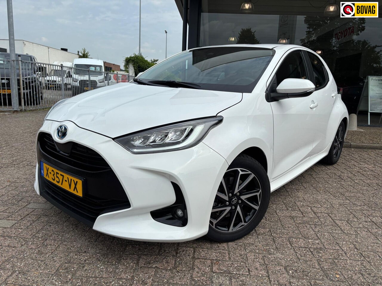 Toyota Yaris - 1.5 Hybrid Dynamic|Stoelverwarming - AutoWereld.nl