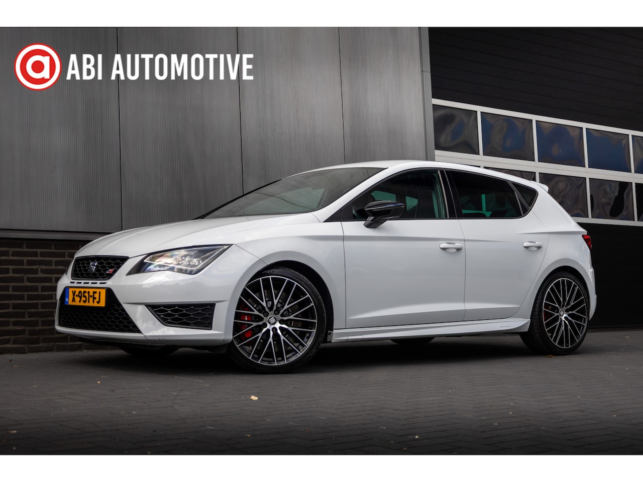 SEAT Leon - Cupra 2.0 TSI 290 pk Connect / Led-Koplamp/ Sport-Stoelen/ Stoel.Verw/ Cruise-Controle/ Ca - AutoWereld.nl