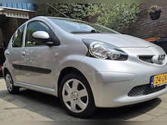 Toyota Aygo - 1.0-12V +