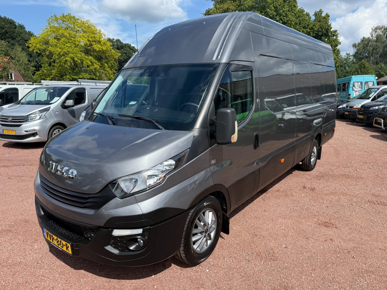 Iveco Daily - 35S21V 3.0 EURO 6 L4H3 Automaat 3.5T Trekgewicht L3H3 - AutoWereld.nl