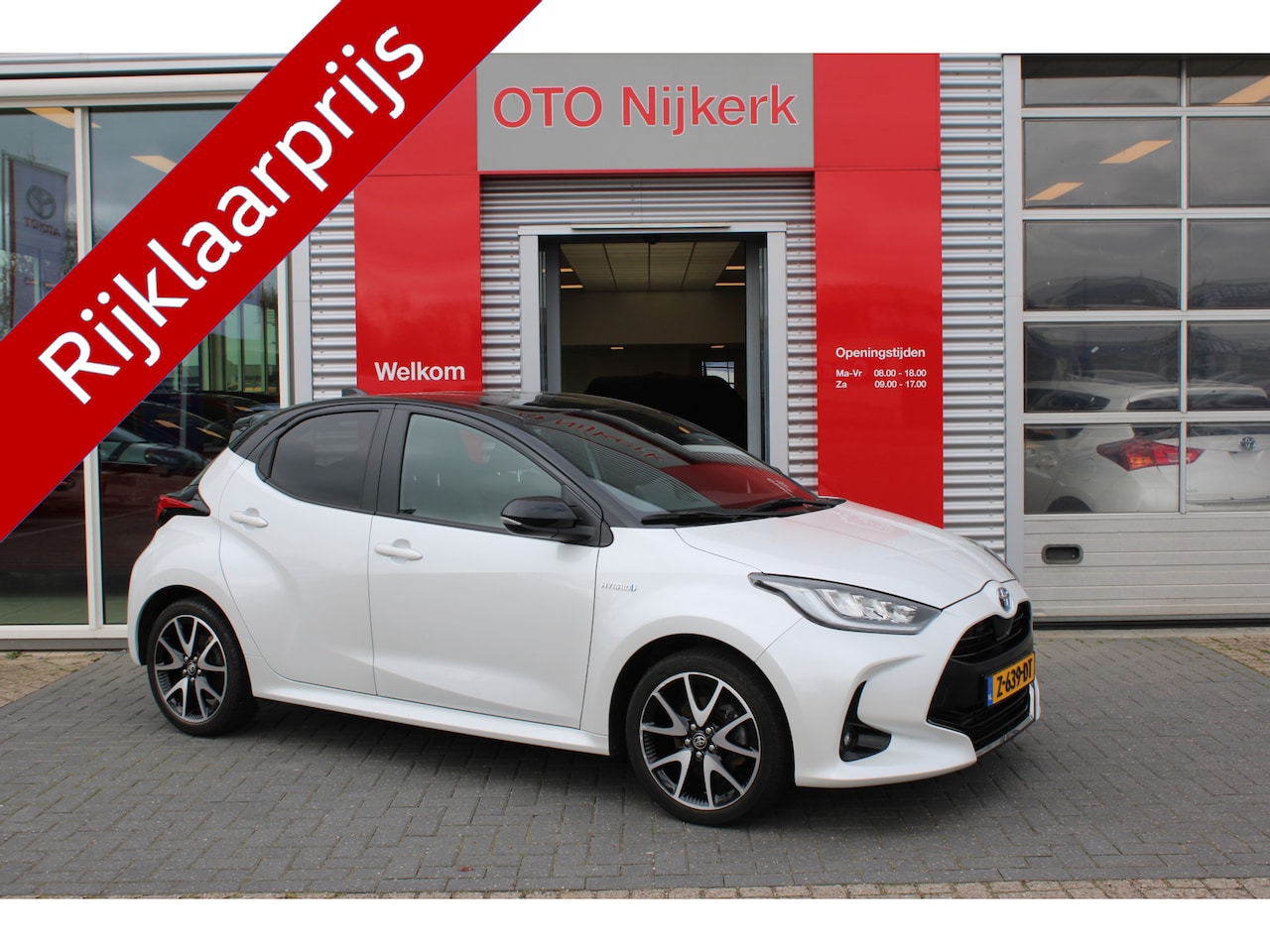 Toyota Yaris - 1.5 Hybrid Executive Limited Bi-Tone *Trekhaak!* - AutoWereld.nl