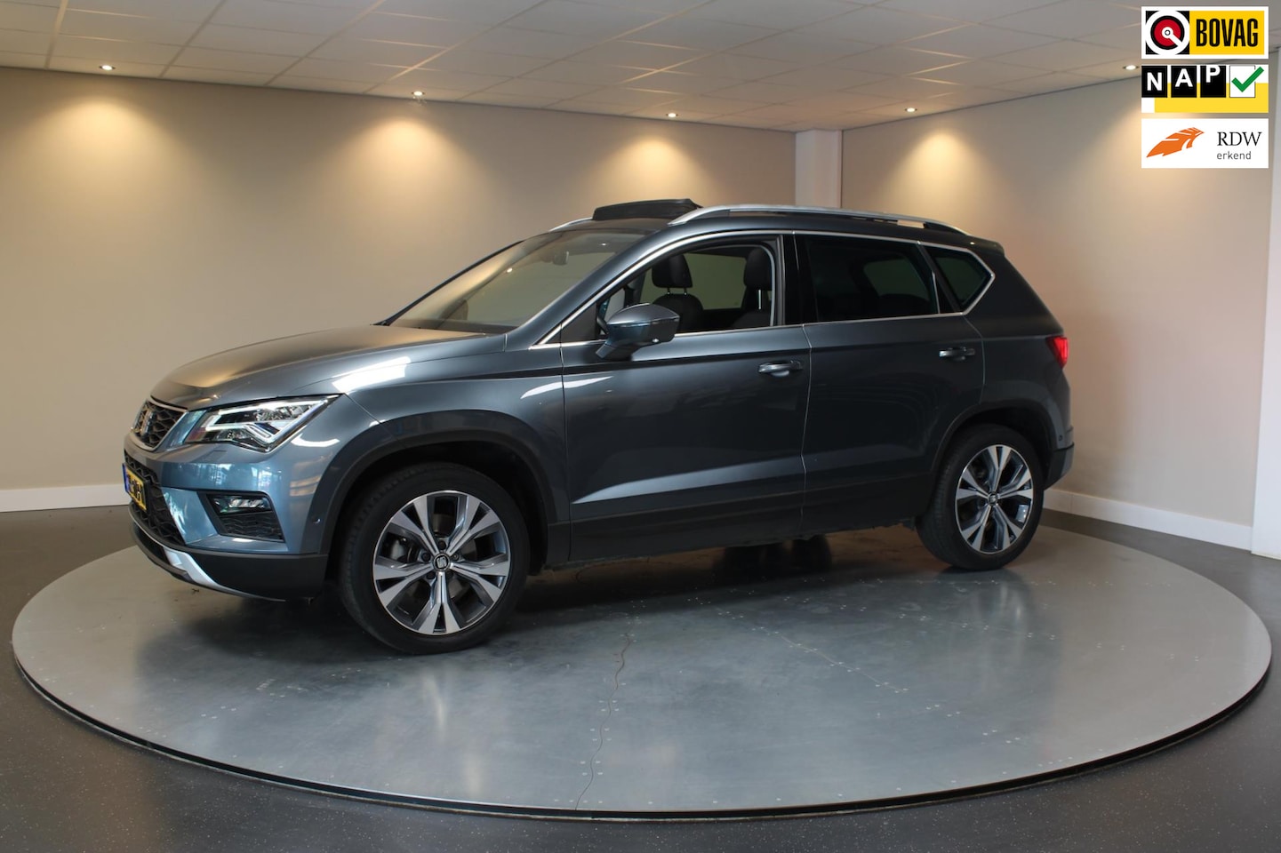 SEAT Ateca - 1.0 EcoTSI Style Business Intense *Panodak* Ambilights|Carplay|Trekhaak - AutoWereld.nl
