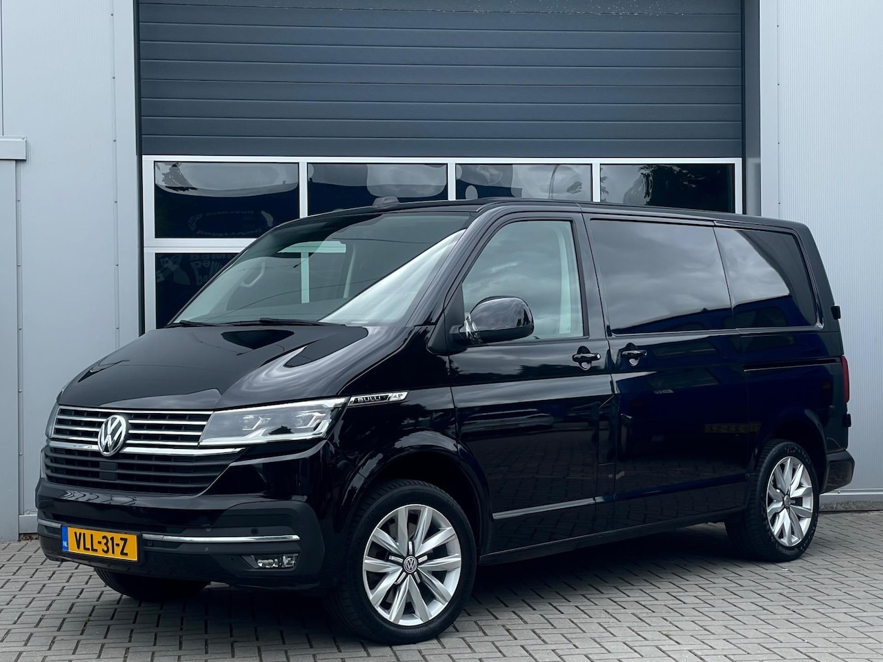 Volkswagen Transporter - 2.0 TDI L1H1 DSG | Bulli | Leder | Virtual cockpit | Full LED | Adaptive cruise | PDC v+a - AutoWereld.nl