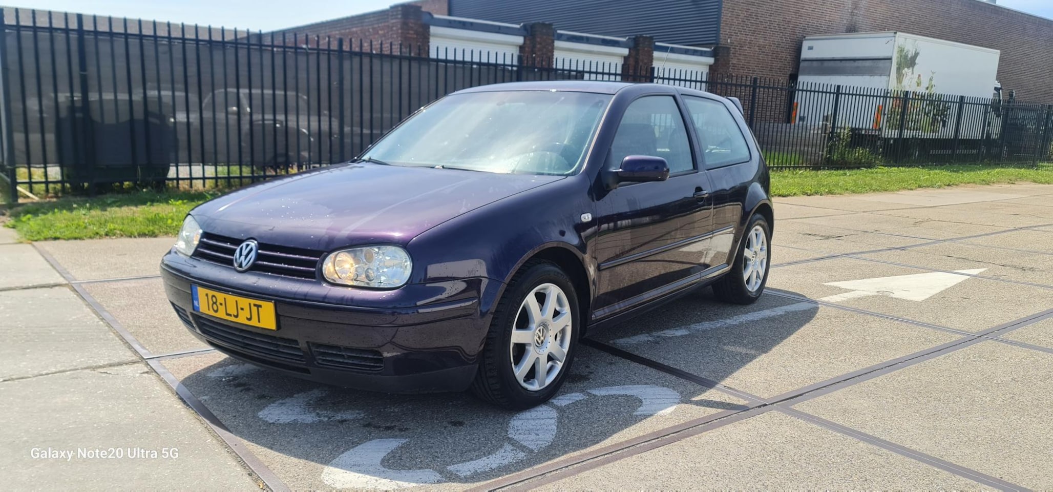 Volkswagen Golf - 2.0 Highline VW Golf 2.0i Airco TOP STAAT - AutoWereld.nl