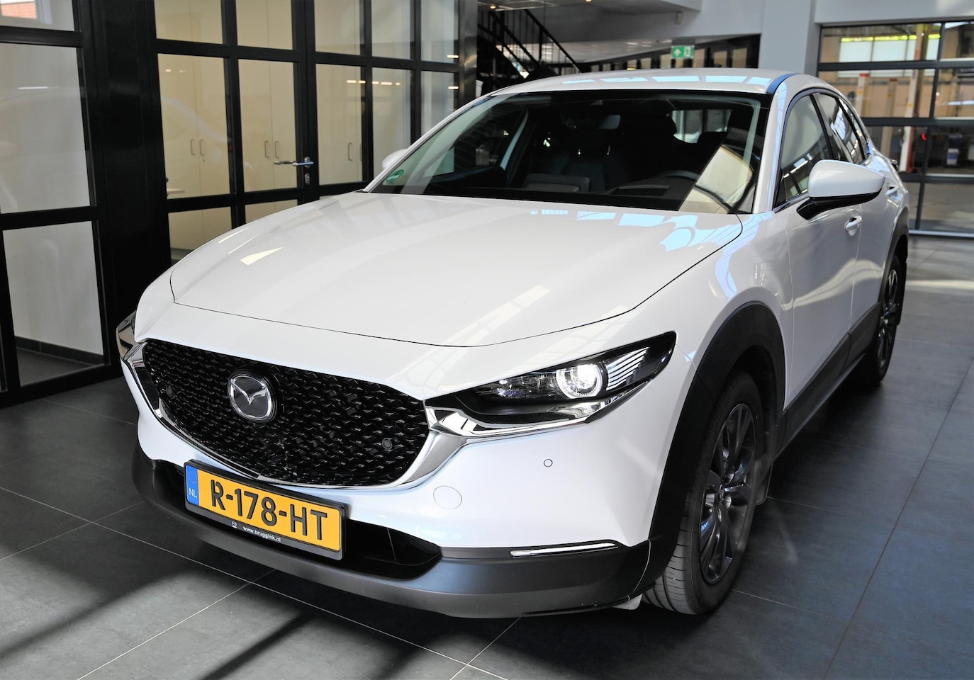 Mazda CX-30 - e-SkyActiv-X 186 automaat Luxury *Trekhaak* *Dealeronderhouden* Verwacht* - AutoWereld.nl