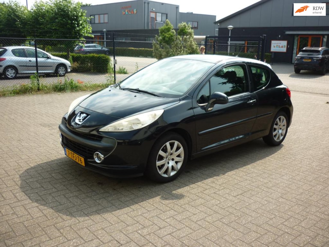 Peugeot 207 - 1.6 VTi XS leuke auto. centralevergrendeling apk bij verkoop. airco. LET OP MOTOR LEKT WAT - AutoWereld.nl