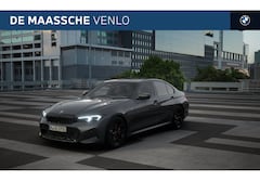 BMW X3 - 30e xDrive M Sport Automaat / Panoramadak / Trekhaak / Sportstoelen / Adaptieve LED / Park