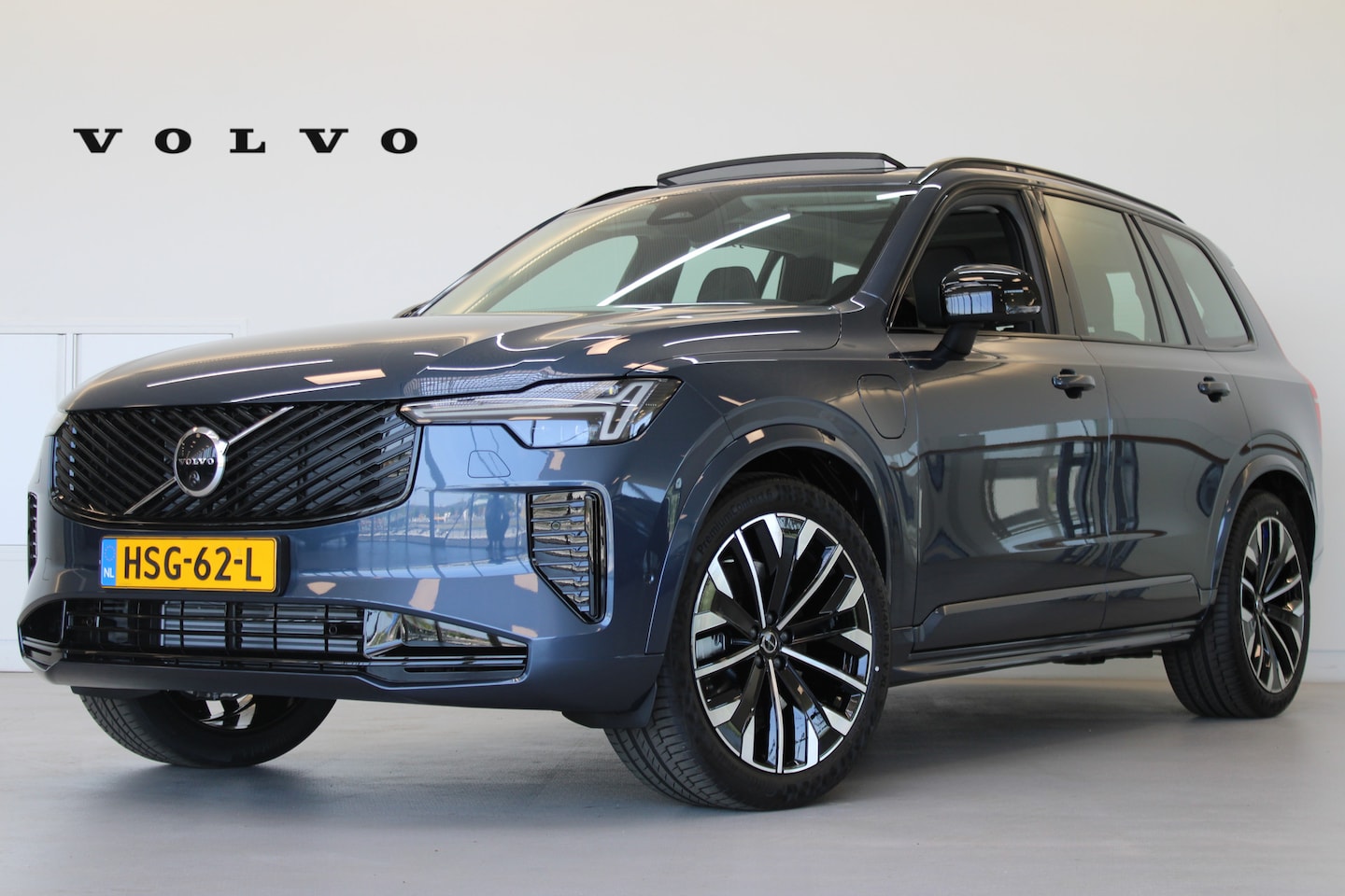 Volvo XC90 - T8 455PK Ultra Dark | Luchtvering | Panoramadak | Massage | Stoelventilatie | Trekhaak | H - AutoWereld.nl