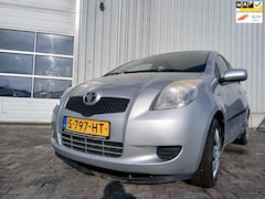 Toyota Yaris - 1.3 VVTi Terra - Airco - Display - Schade