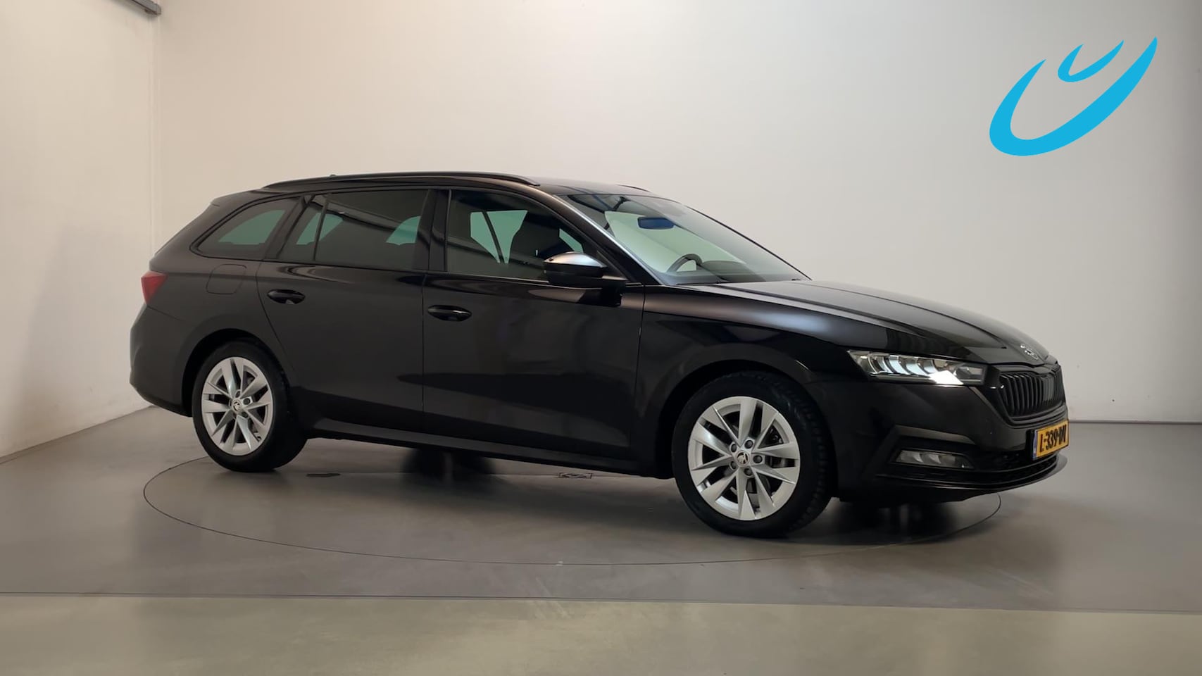 Skoda Octavia Combi - 1.0 TSI 110pk Sport Business Virtual Cockpit Parkeersensoren Navigatie - AutoWereld.nl