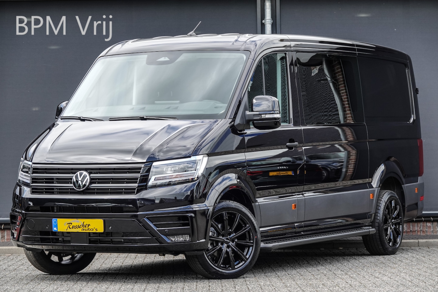 Volkswagen Crafter - L3H2 | 177Pk Aut. | Dubbele Cabine | Nieuw Model | 10,4'' Navigatie | 19'' | Deep Black - AutoWereld.nl