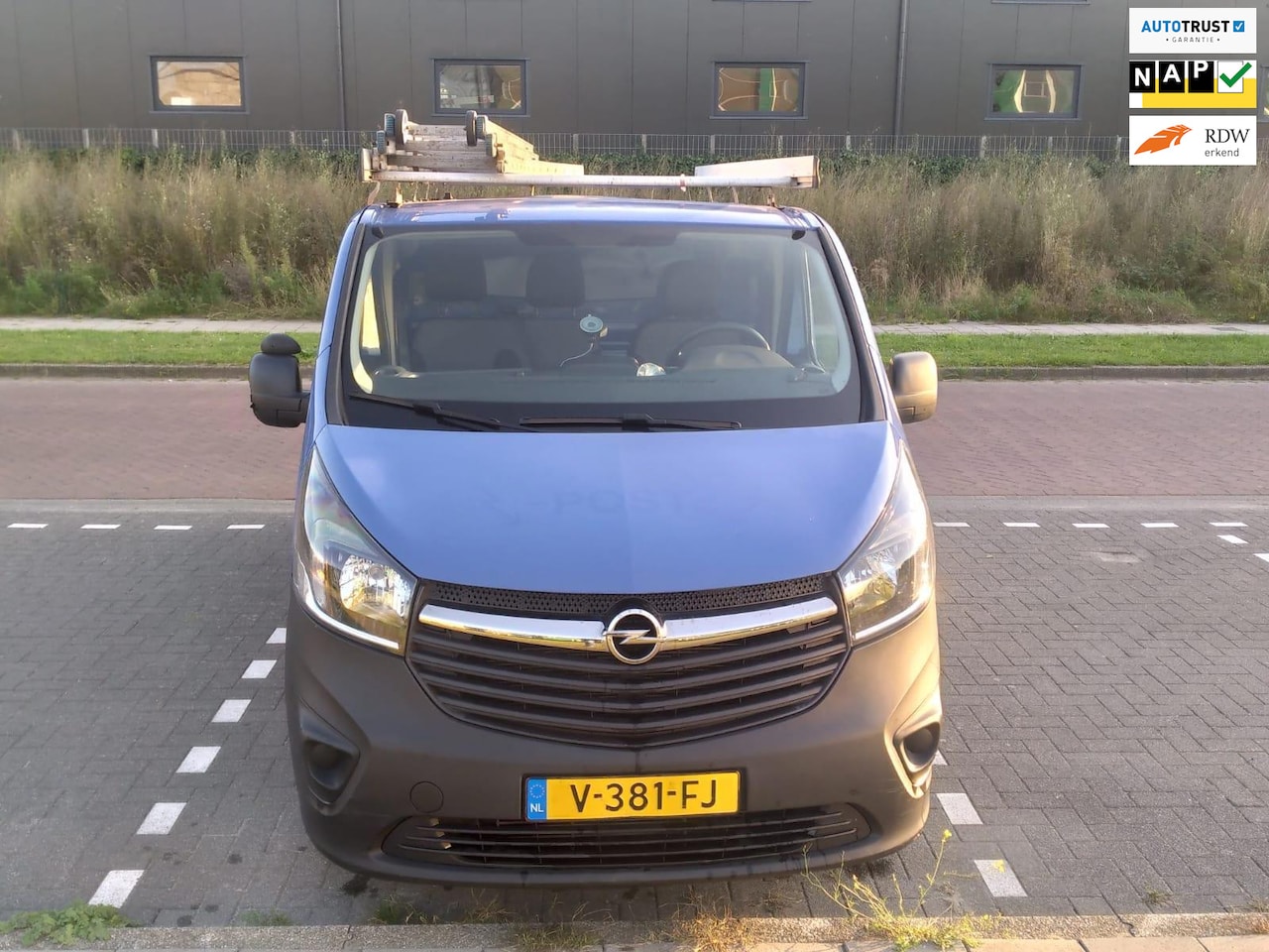 Opel Vivaro - 1.6 CDTI L2H1 Edition 1.6 CDTI L2H1 Edition - AutoWereld.nl