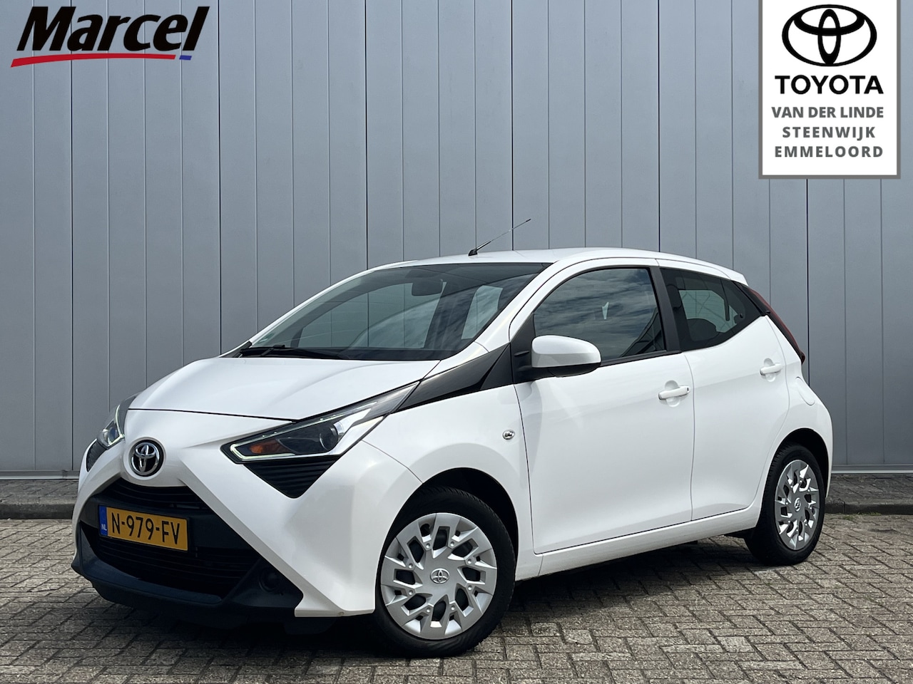 Toyota Aygo - 1.0 VVT-i x-play Airco Apple Carplay Android auto NL auto 13288 km! - AutoWereld.nl