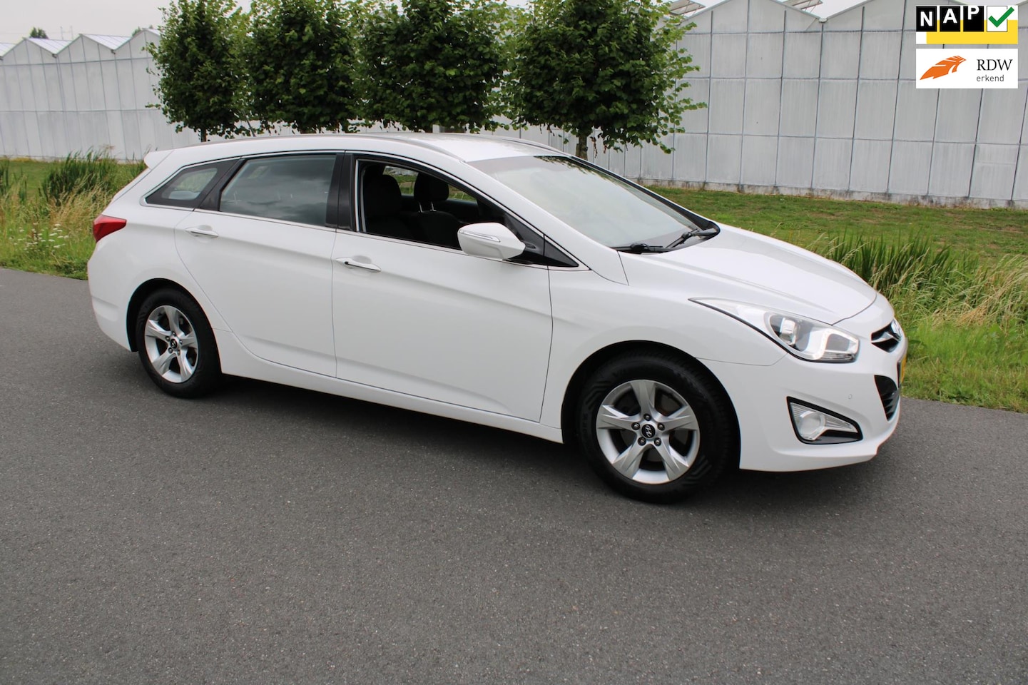 Hyundai i40 Wagon - 1.6 GDI Blue Business Edition met Navigatie - AutoWereld.nl
