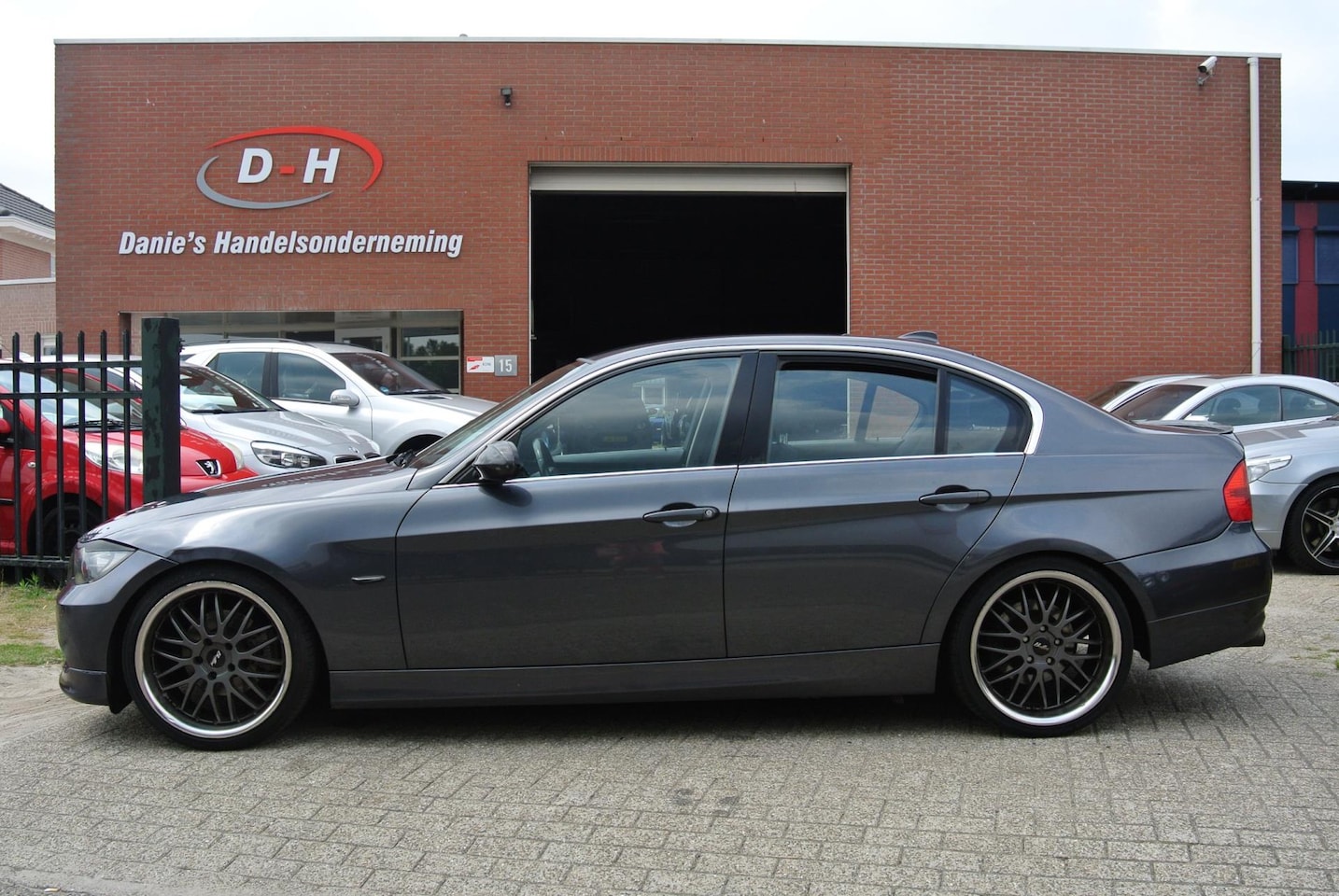 BMW 3-serie - 325i Business Line automaat apk 04-07-2026 inruil mogelijk nap - AutoWereld.nl