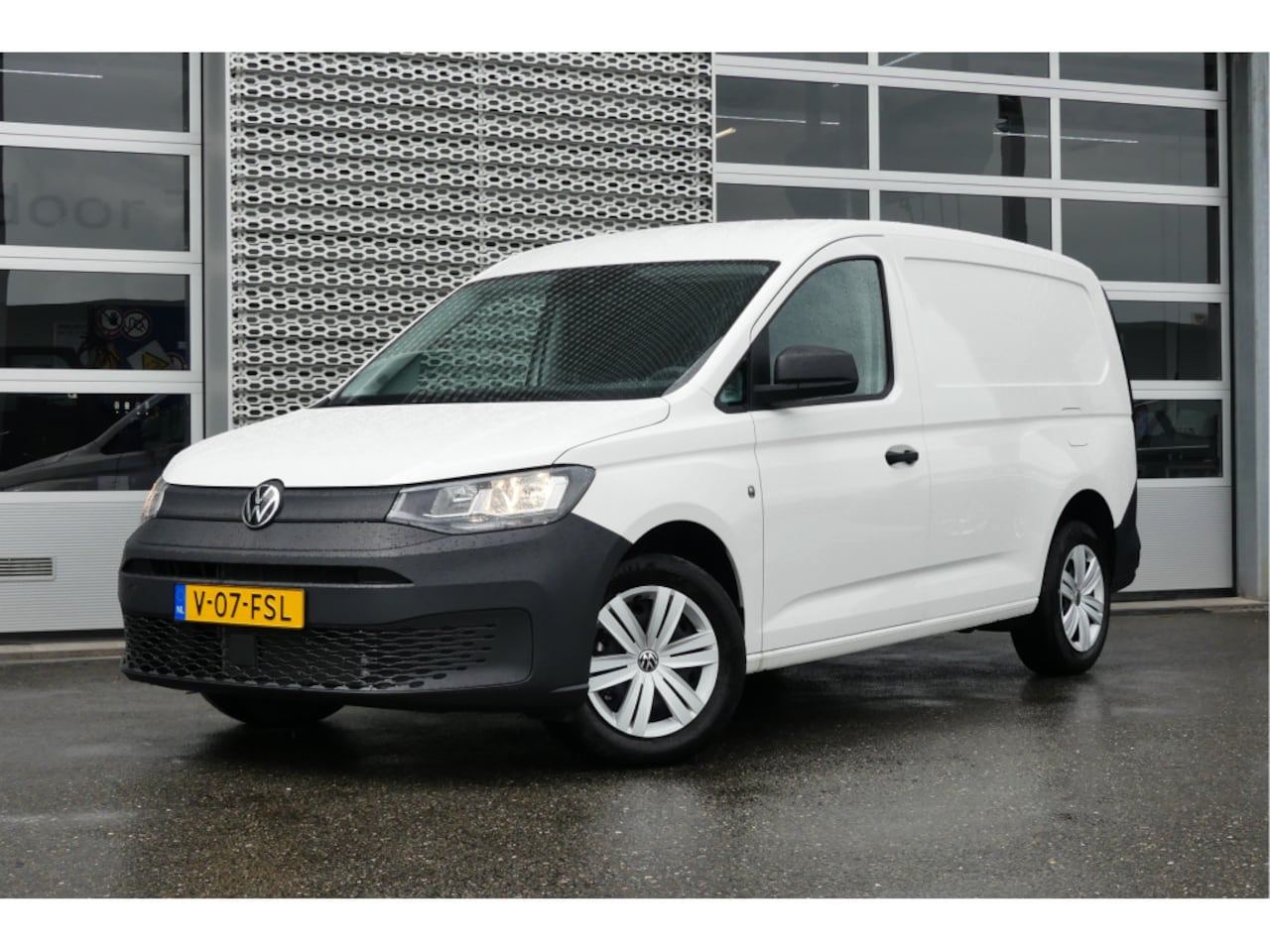 Volkswagen Caddy Cargo Maxi - Comfort | Multistuur | Trekhaak | Betimmering | PDC | Navi By App | - AutoWereld.nl
