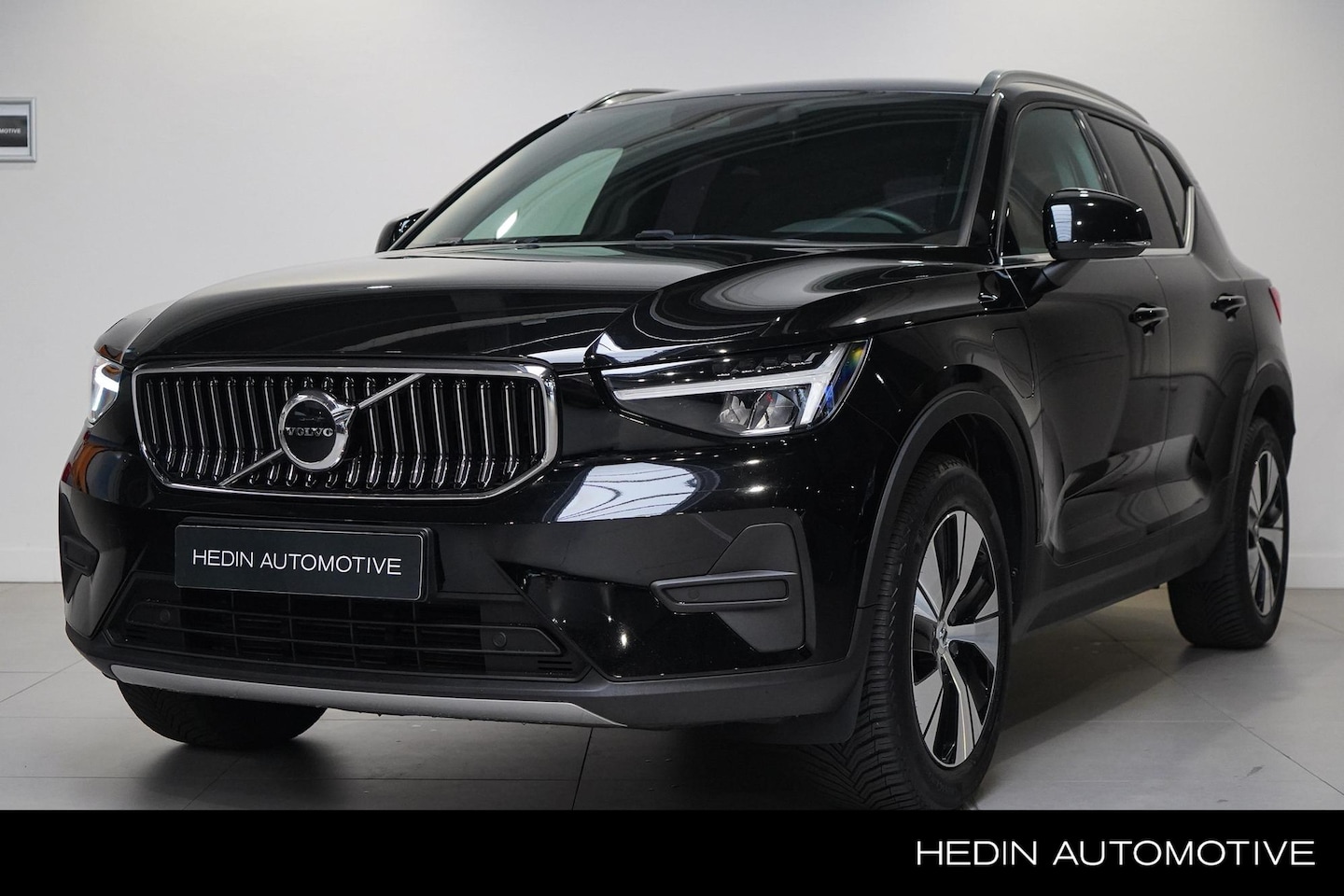 Volvo XC40 - T4 Plug-in Hybride Core Bright Trekhaak elektrisch uitklapbaar | Privacy Glass - AutoWereld.nl
