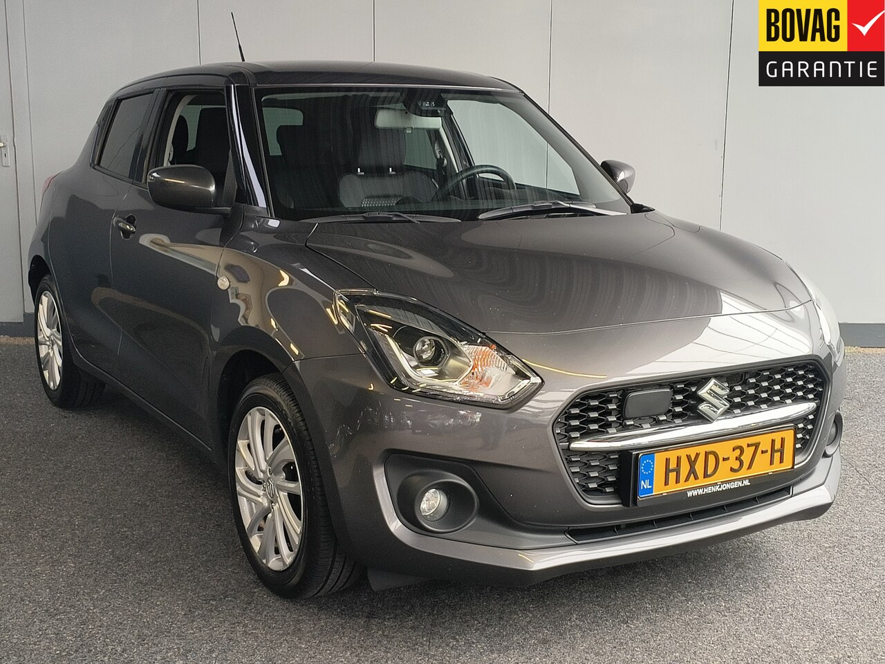 Suzuki Swift - 1.2 Select Smart Hybrid uit 2021 Rijklaar + 12 maanden Bovag-garantie Henk Jongen Auto's i - AutoWereld.nl