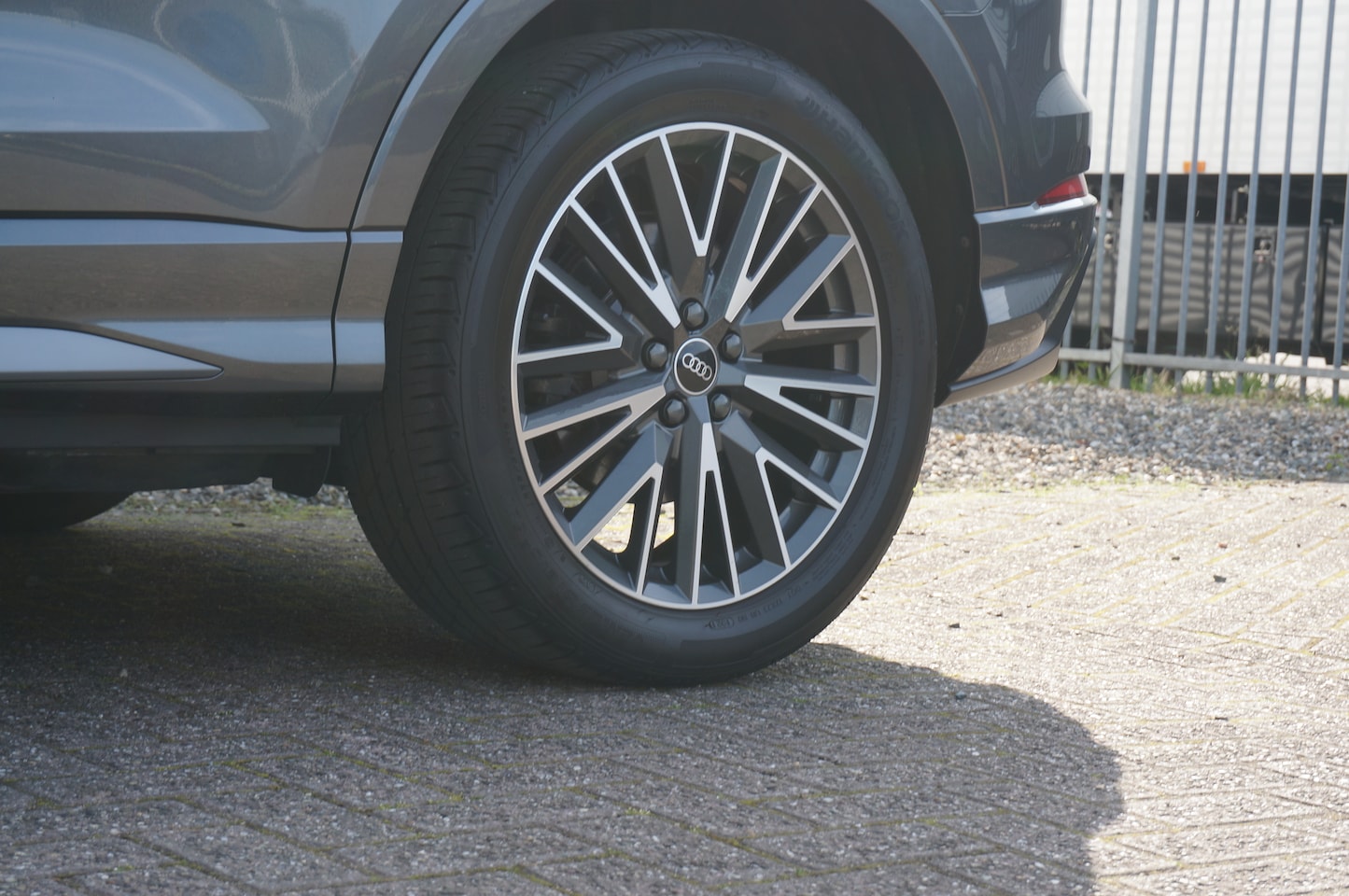 Audi Q3 - 45 TFSI e S Edition 3x S-Line | Panoramadak 360' Camera Trekhaak Carplay - AutoWereld.nl