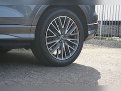 Audi Q3 - 45 TFSI e S Edition 3x S-Line | Panoramadak 360' Camera Trekhaak Carplay