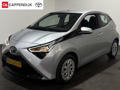 Toyota Aygo - Automaat 1.0 VVT-i x-play | AIRCO | CAMERA | Lage km-stand |