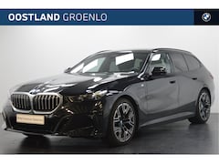 BMW 5-serie Touring - 530e M Sport Automaat / Achteruitrijcamera / Adaptieve LED / Parking Assistant / M Sporton