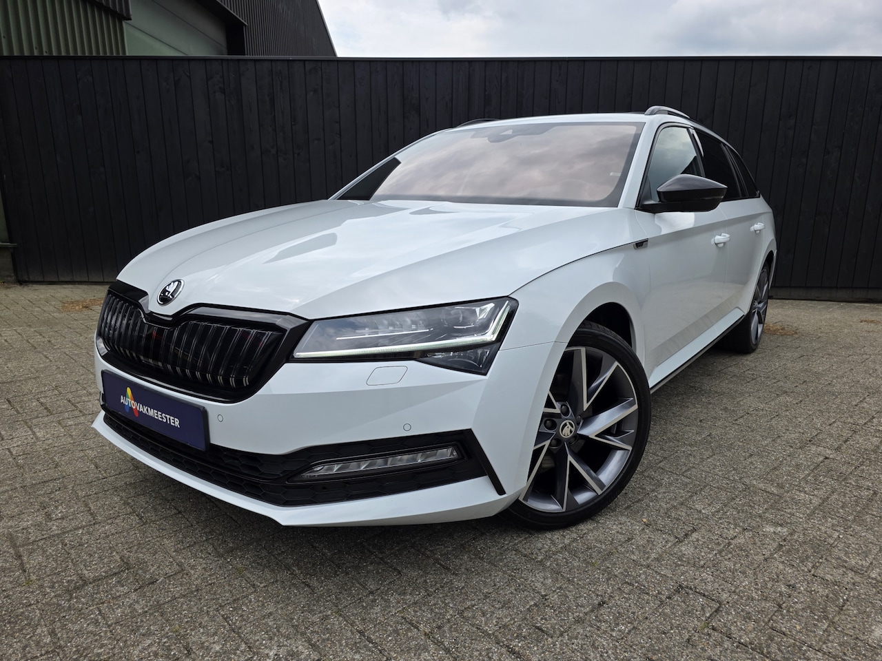 Skoda Superb Combi - 1.4 TSI iV Sportline Business 1.4 TSI iV Sportline Business - AutoWereld.nl