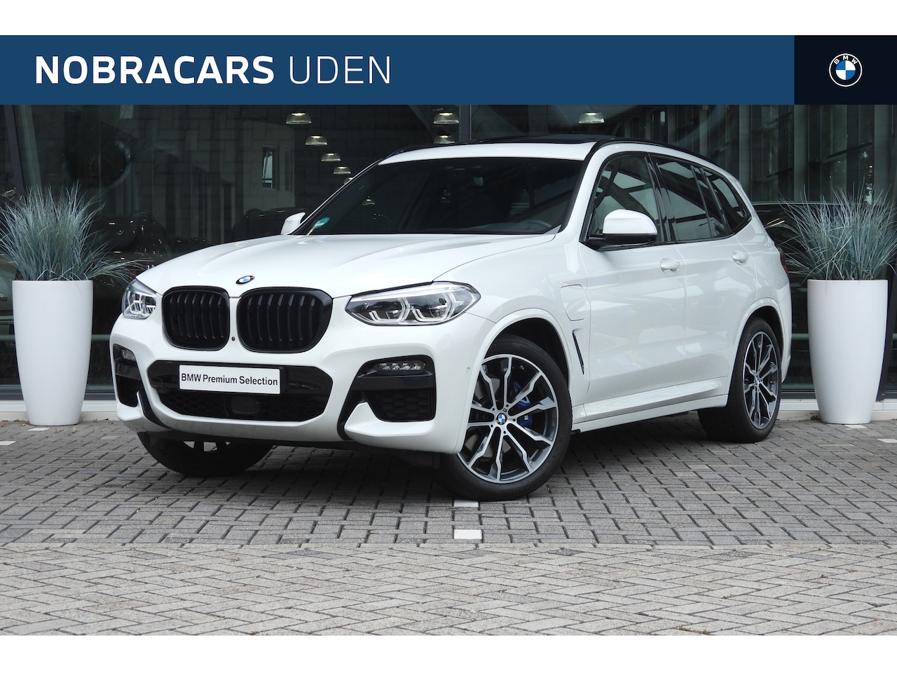 BMW X3 - xDrive30e High Executive M Sport Automaat / Panoramadak / Trekhaak / Sportstoelen / Adapti - AutoWereld.nl