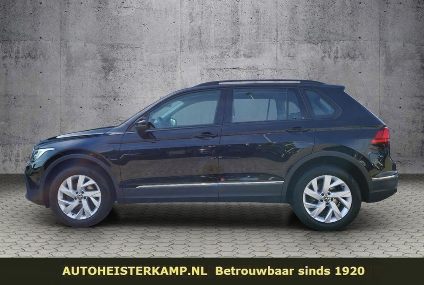 Volkswagen Tiguan - 2.0 TDI 4Motion 150 PK DSG ACC LED Navi Stoelverwarming 18 Inch - AutoWereld.nl