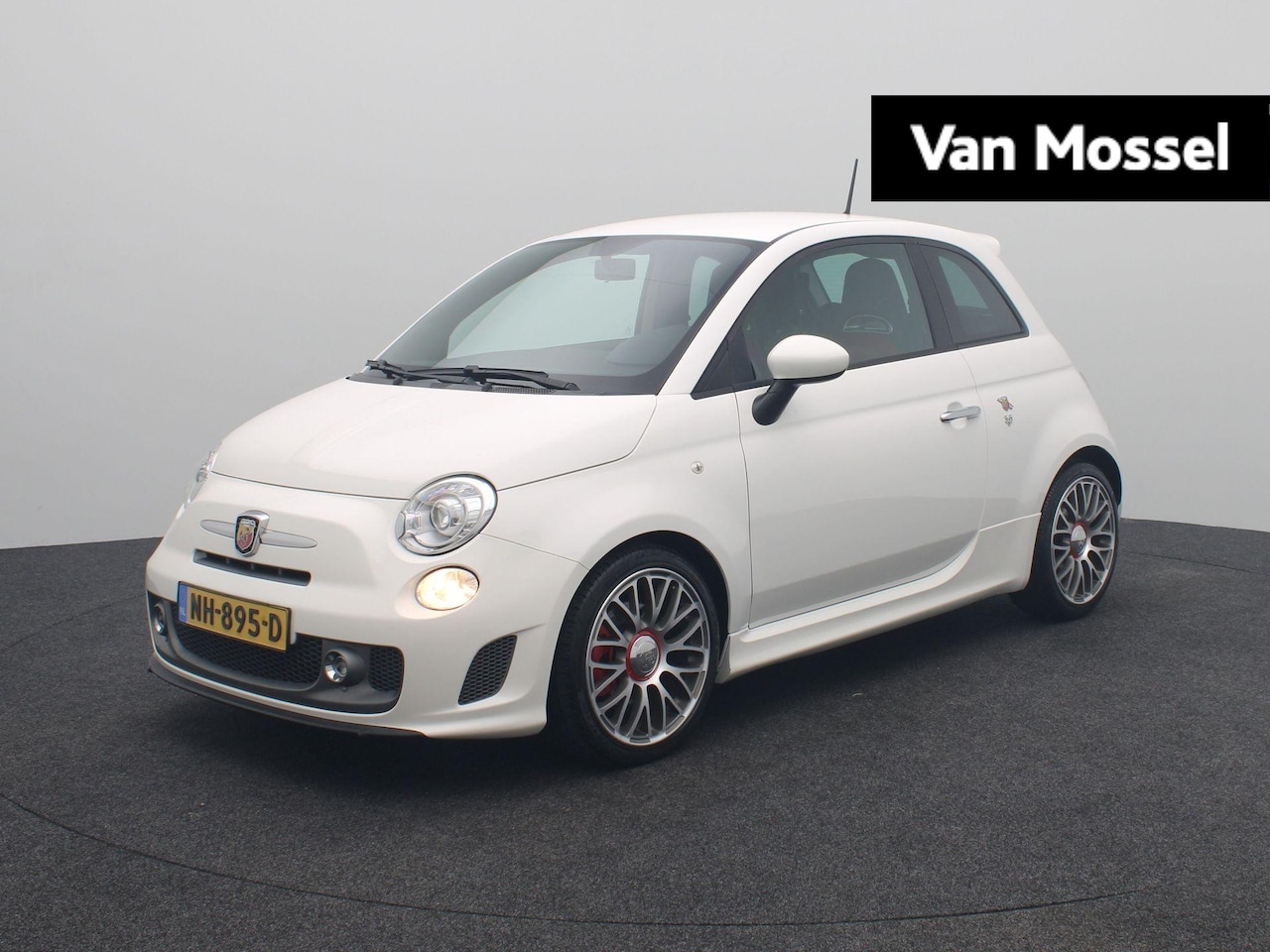 Fiat 500 Abarth - 1.4 T-Jet Turismo | 160 PK | Volleder | Bi-Xenon | Digitaal Instrumentenpaneel | Italiaans - AutoWereld.nl